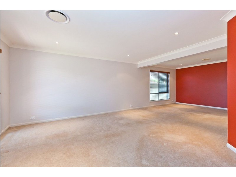 10 Lowe Crct, Redland Bay QLD 4165