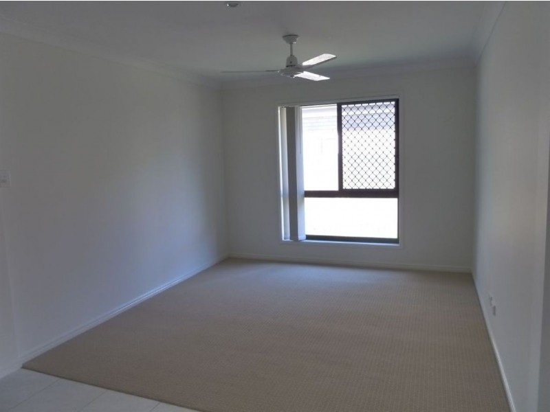 33 Stradbroke Street, Redland Bay QLD 4165