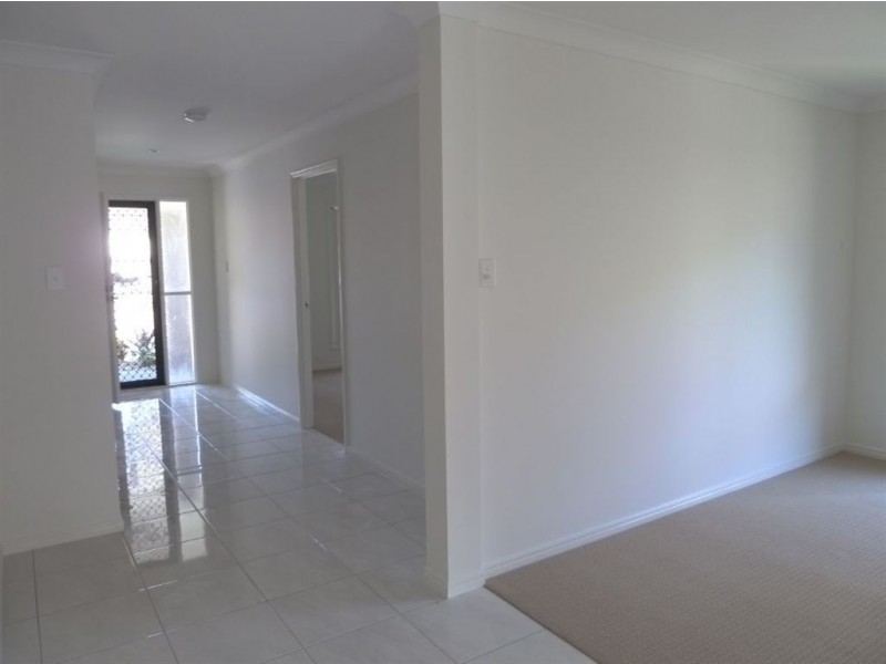 33 Stradbroke Street, Redland Bay QLD 4165