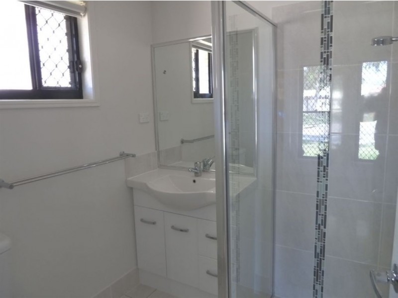 33 Stradbroke Street, Redland Bay QLD 4165