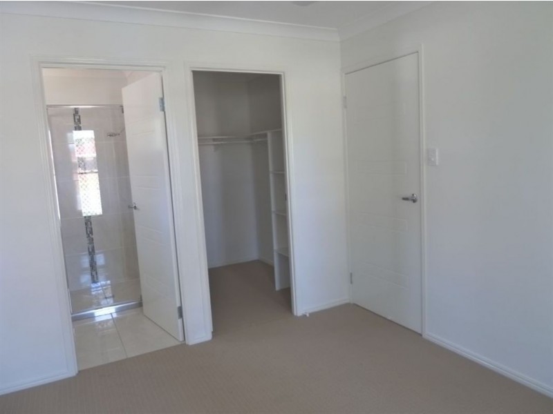 33 Stradbroke Street, Redland Bay QLD 4165