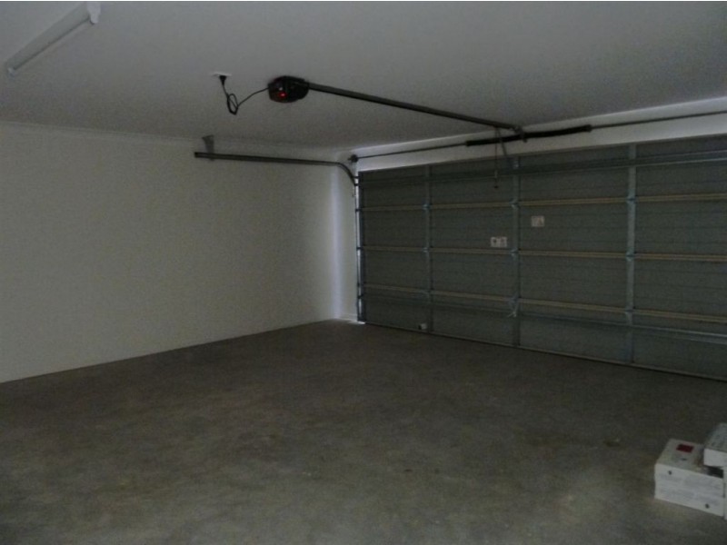 33 Stradbroke Street, Redland Bay QLD 4165