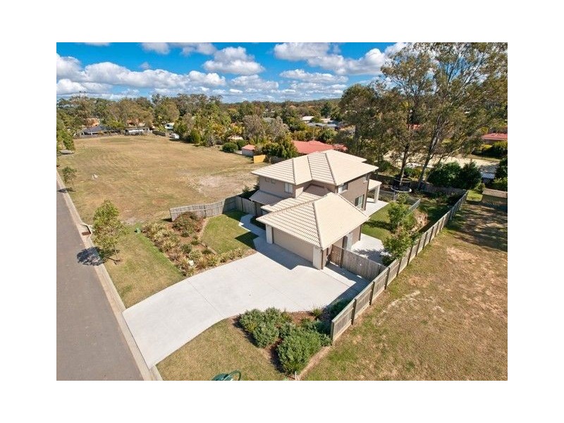 25 Magnetic Place, Redland Bay QLD 4165