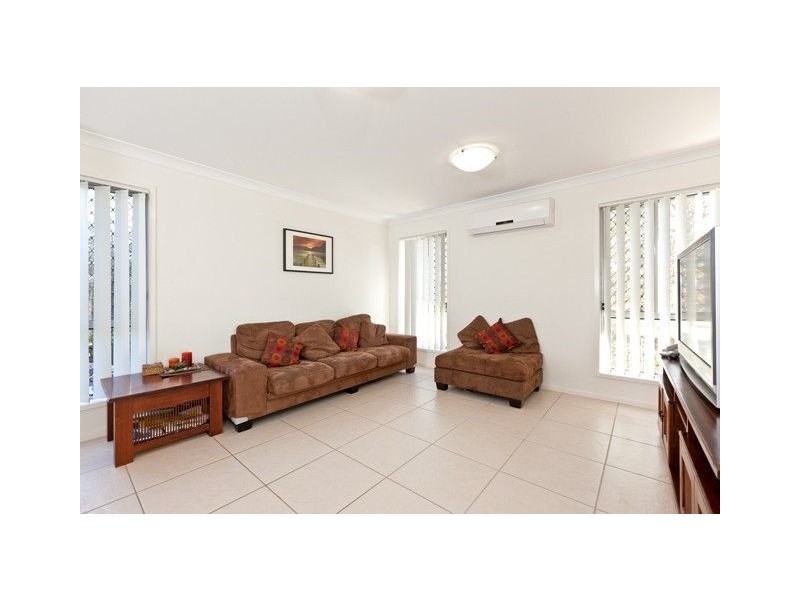 25 Magnetic Place, Redland Bay QLD 4165