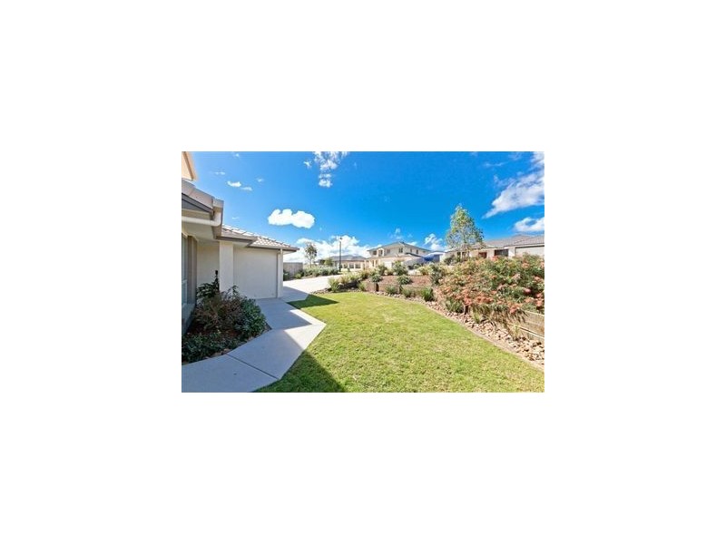 25 Magnetic Place, Redland Bay QLD 4165