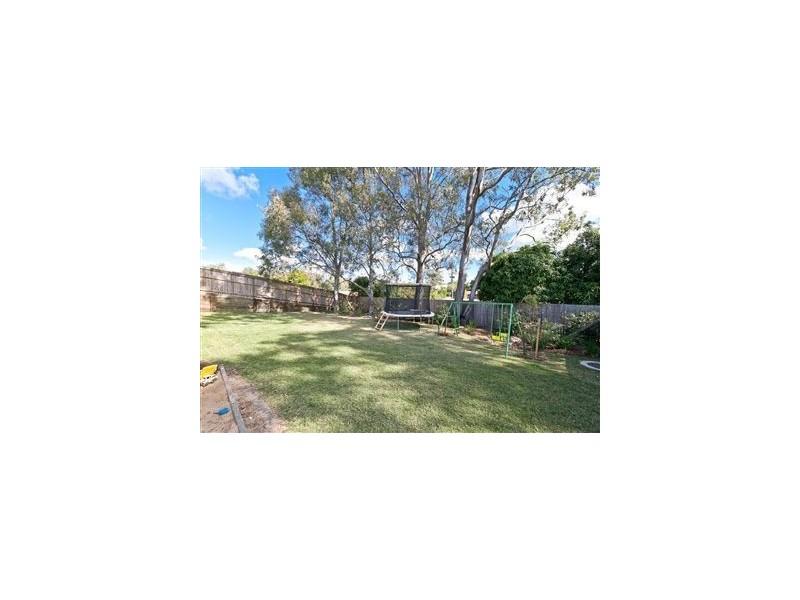 25 Magnetic Place, Redland Bay QLD 4165