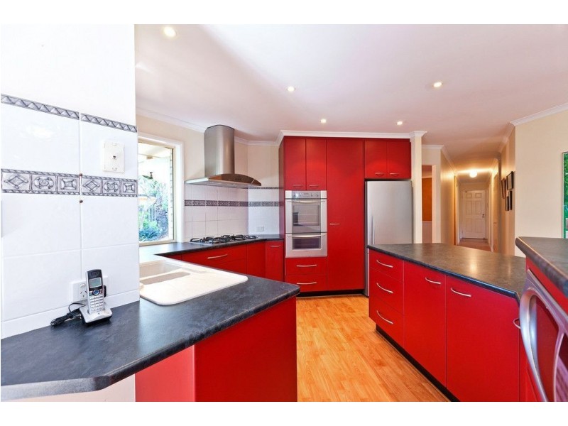 29 Pinelands Cct, Redland Bay QLD 4165