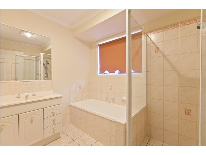 29 Pinelands Cct, Redland Bay QLD 4165