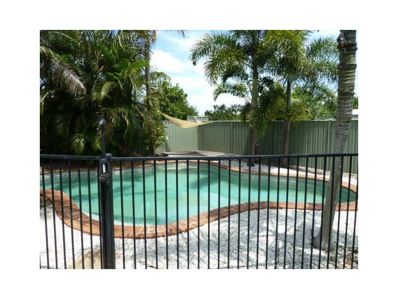 60 Cane Street, Redland Bay QLD 4165