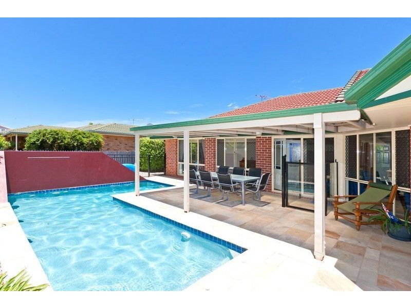 15 Viewfield Street, Redland Bay QLD 4165