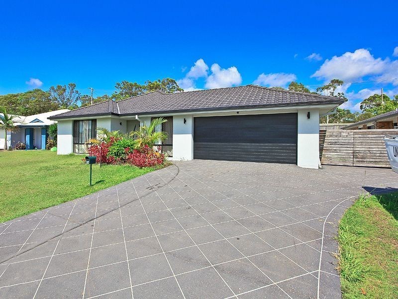 14 Mervyn Crescent, Redland Bay QLD 4165