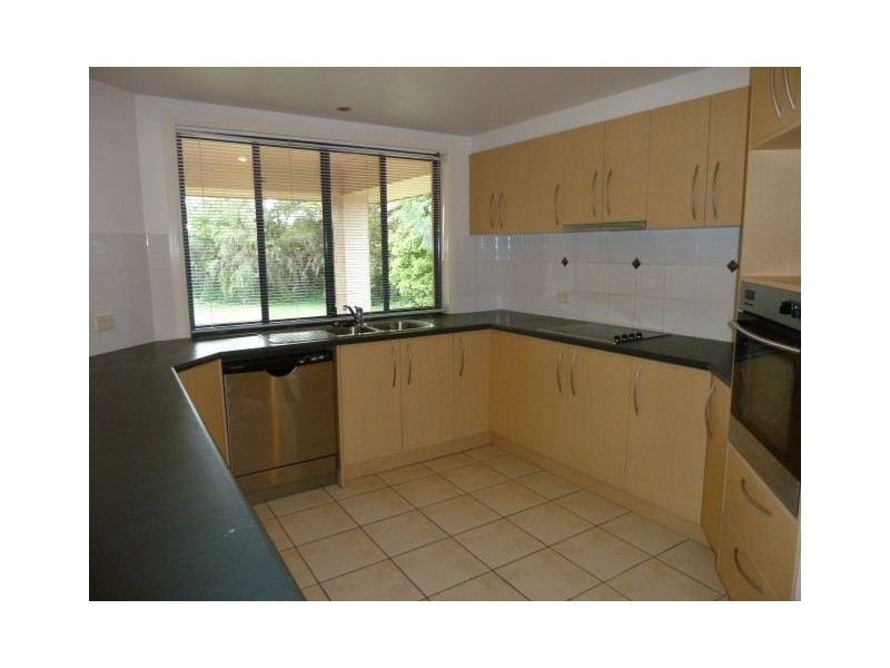 3 Garrett Place, Redland Bay QLD 4165