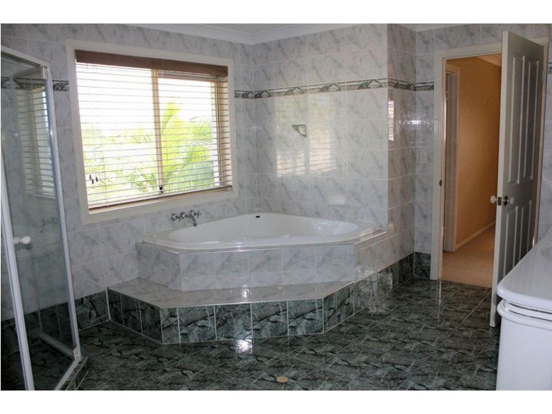 15 Caravel Court, Raby Bay QLD 4163