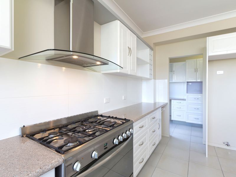 4 Sandy Cove Place, Redland Bay QLD 4165