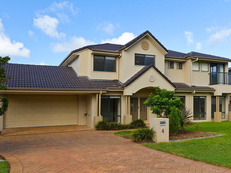 4 Sandy Cove Place, Redland Bay QLD 4165