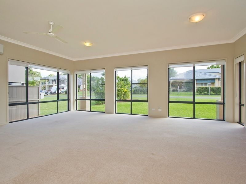 4 Sandy Cove Place, Redland Bay QLD 4165