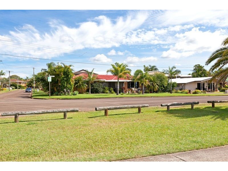 4 Rosebud Esplanade, Victoria Point QLD 4165