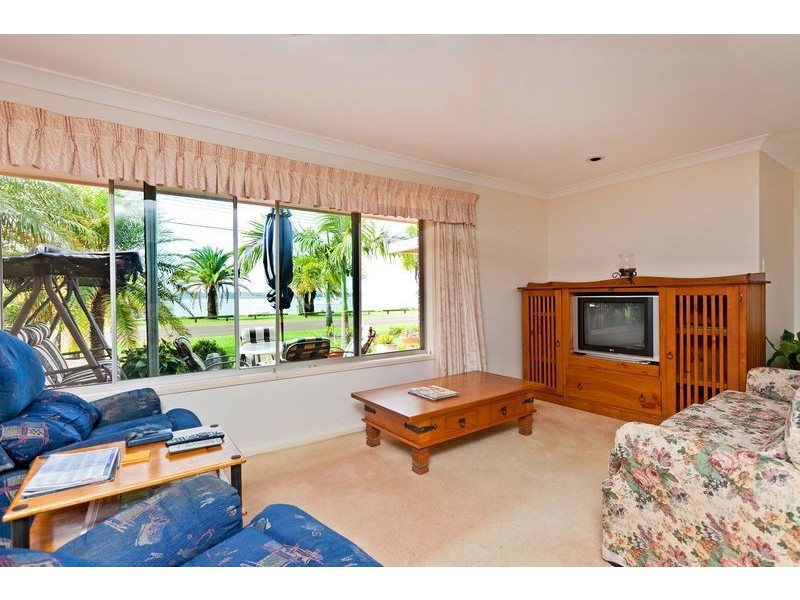4 Rosebud Esplanade, Victoria Point QLD 4165