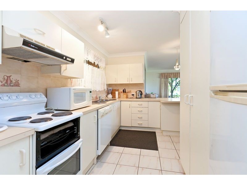 4 Rosebud Esplanade, Victoria Point QLD 4165