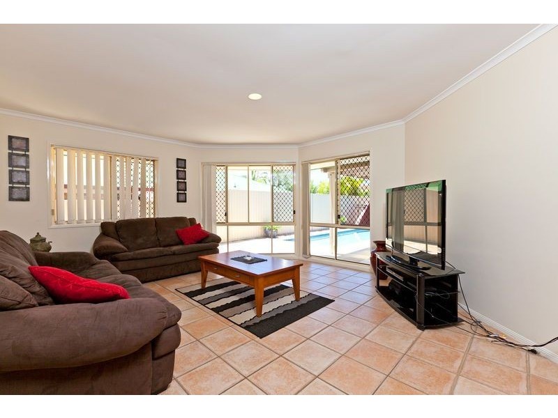 15 Viewfield Street, Redland Bay QLD 4165