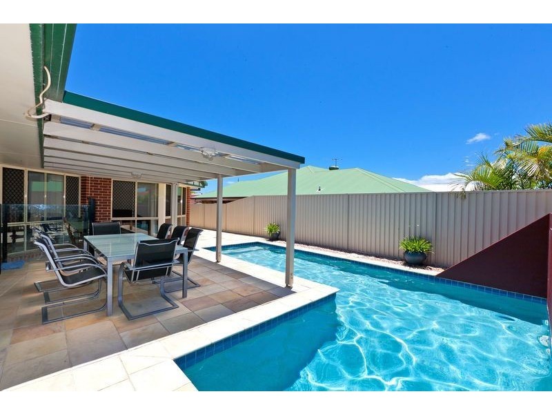 15 Viewfield Street, Redland Bay QLD 4165