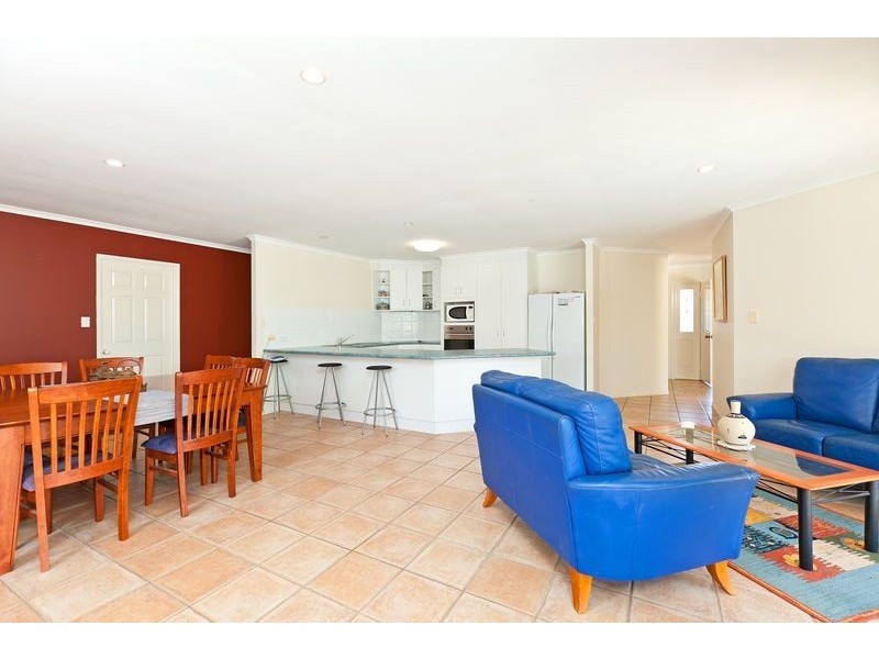 15 Viewfield Street, Redland Bay QLD 4165