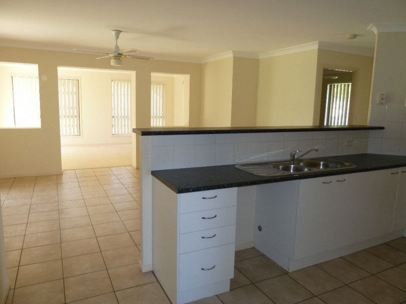 8 Horizon Place, Redland Bay QLD 4165