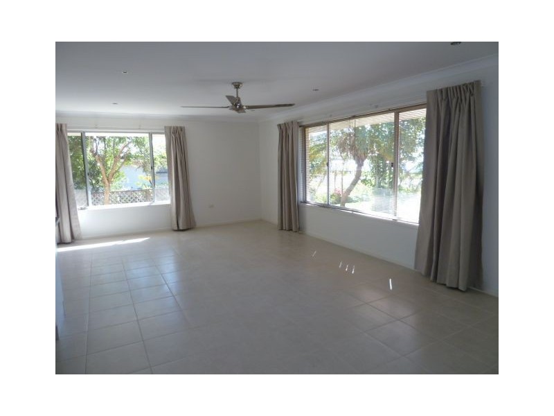 4 Rosebud Esplanade, Victoria Point QLD 4165