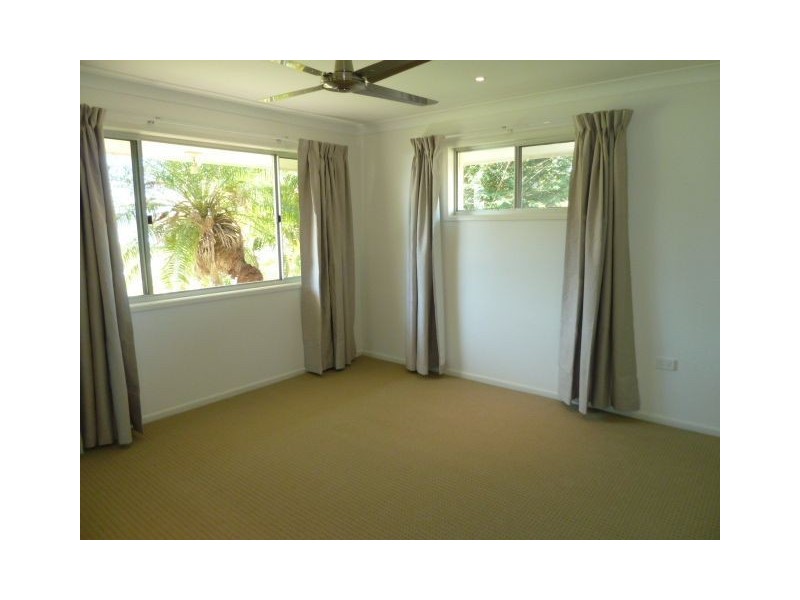 4 Rosebud Esplanade, Victoria Point QLD 4165