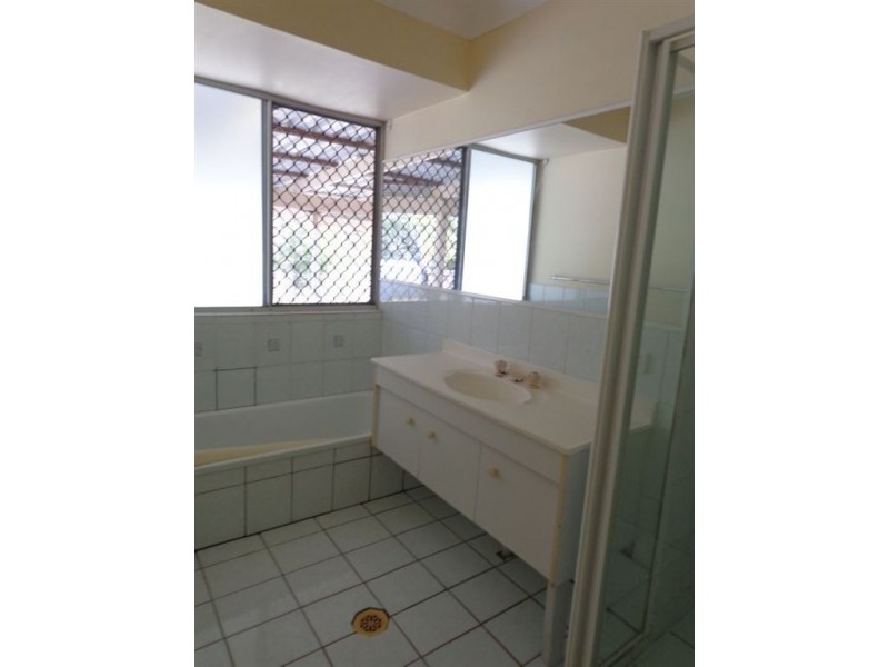 15 Bushland Dr, Regents Park QLD 4118