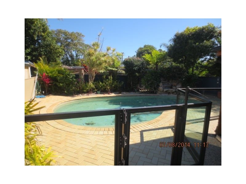 2 Lindon Street, Birkdale QLD 4159