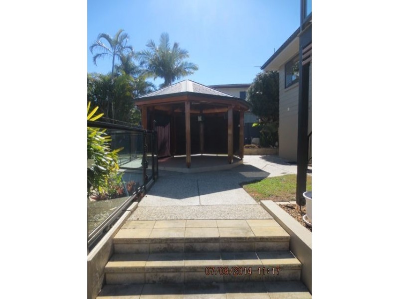 2 Lindon Street, Birkdale QLD 4159