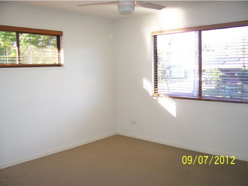2 Lindon Street, Birkdale QLD 4159