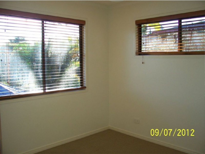 2 Lindon Street, Birkdale QLD 4159