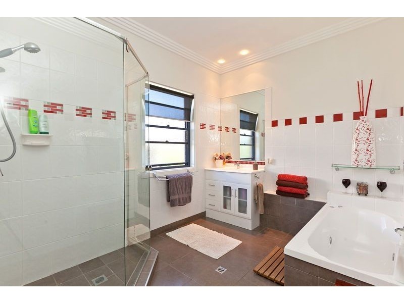 3 Keirnan Street, Redland Bay QLD 4165