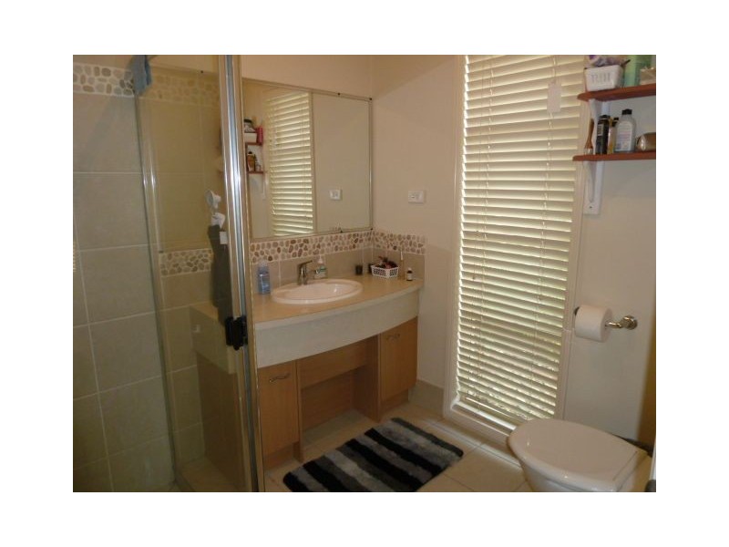 24 Gladebourne Cres, Victoria Point QLD 4165
