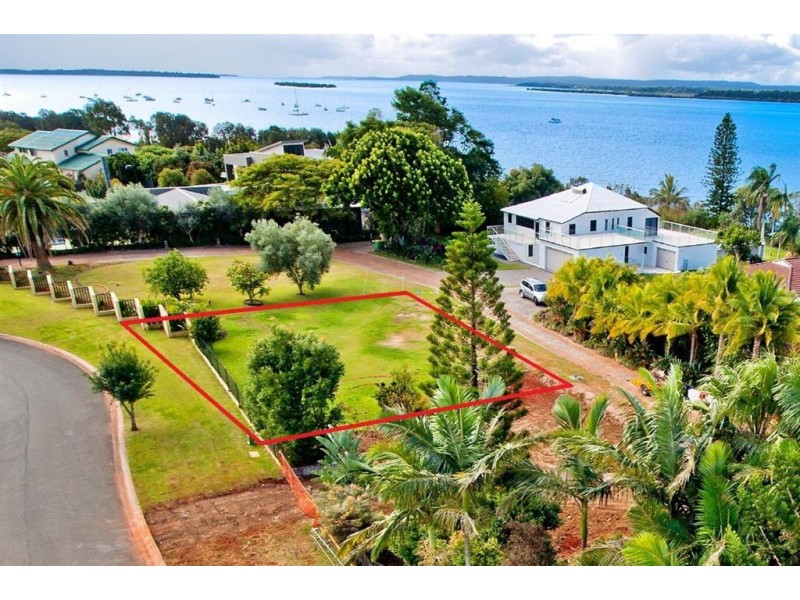 32 Wilson Esplanade, Redland Bay QLD 4165
