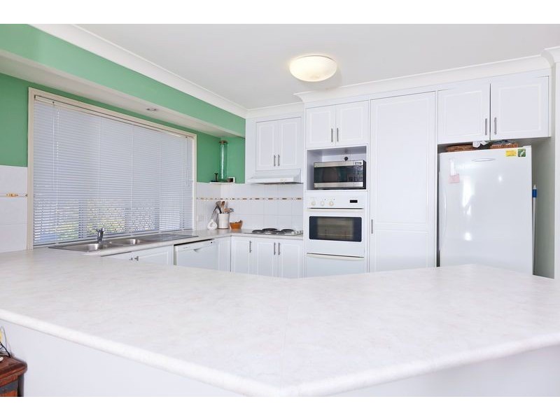5 Pinelands Cct, Redland Bay QLD 4165