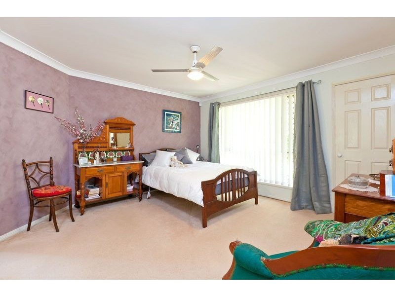 5 Pinelands Cct, Redland Bay QLD 4165