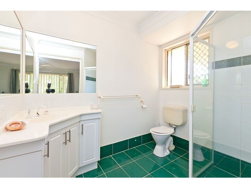 5 Pinelands Cct, Redland Bay QLD 4165