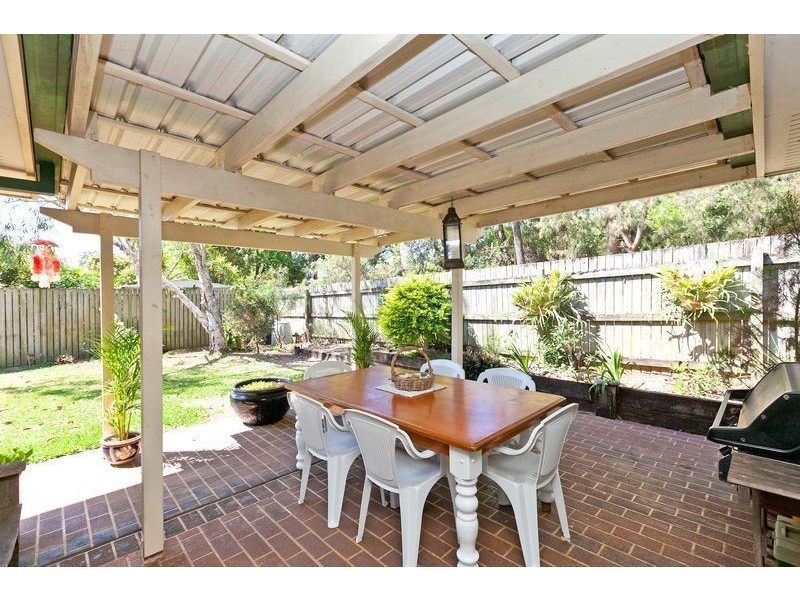 5 Pinelands Cct, Redland Bay QLD 4165
