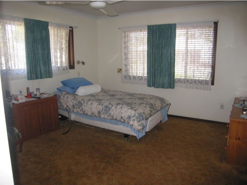 25-27 Bay Street, Redland Bay QLD 4165