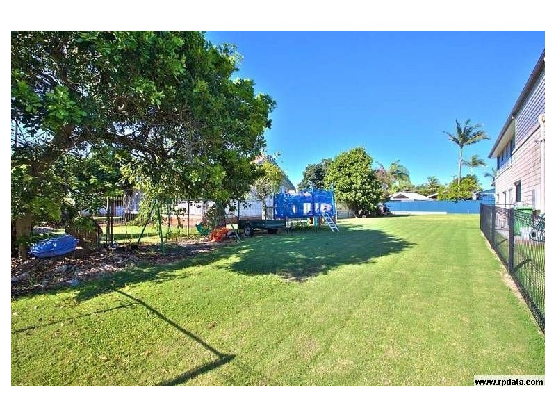 1 Wilmot Street, Victoria Point QLD 4165