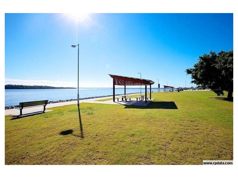 1 Wilmot Street, Victoria Point QLD 4165