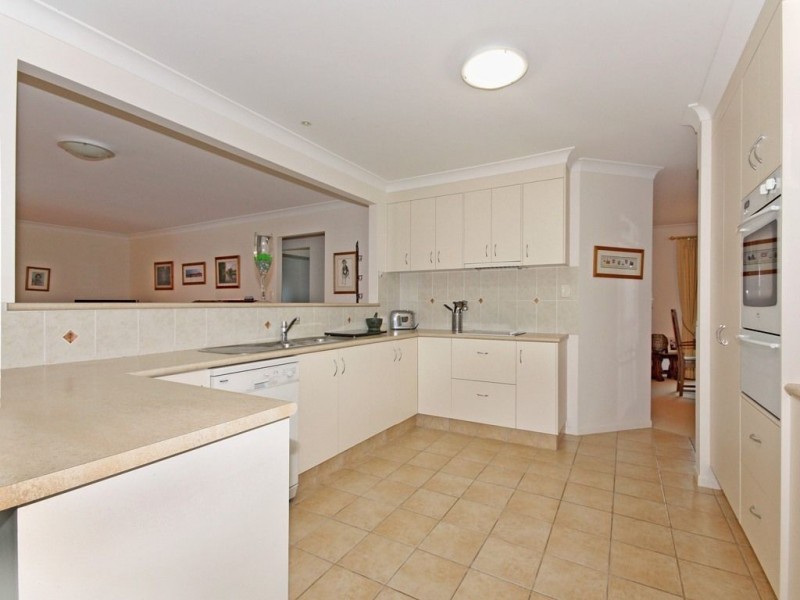 29 Seaholly Crescent, Redland Bay QLD 4165