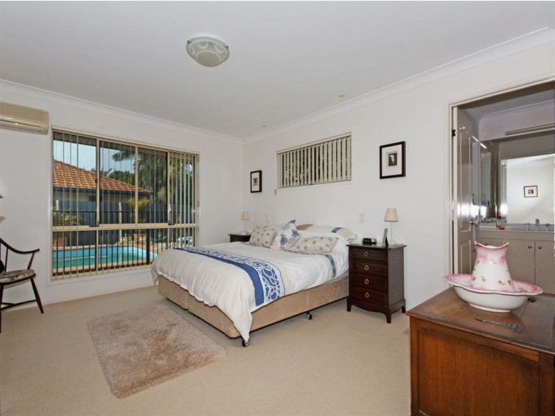 29 Seaholly Crescent, Redland Bay QLD 4165