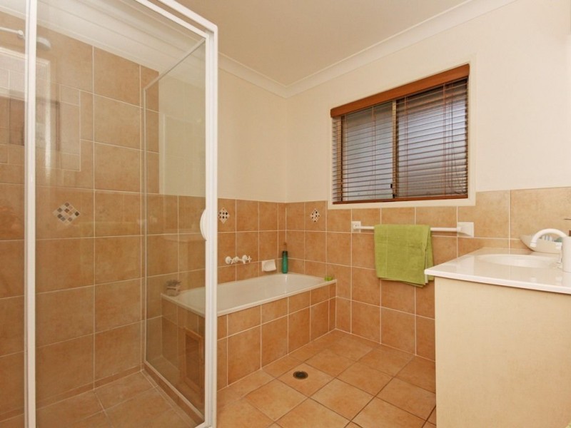 29 Seaholly Crescent, Redland Bay QLD 4165