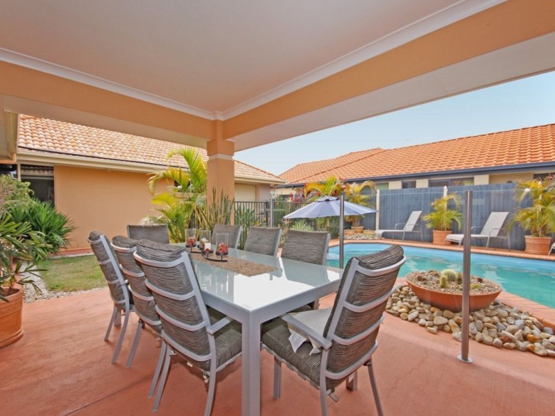 29 Seaholly Crescent, Redland Bay QLD 4165