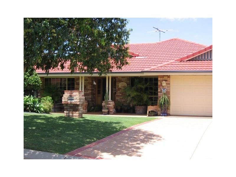 21 Attenborough Cct, Redland Bay QLD 4165