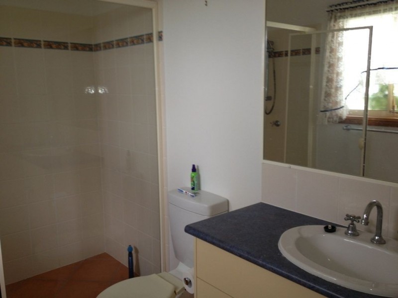 21 Attenborough Cct, Redland Bay QLD 4165